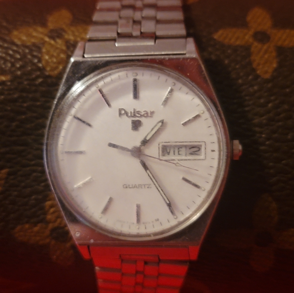 Pulsar Unisex Mens Womens Watch Y148-8009 Silver Case & Band Day‎ Date